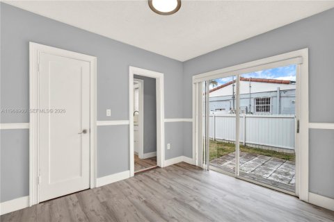 House in Miami, Florida 3 bedrooms, 109.81 sq.m. № 2031841 - photo 16