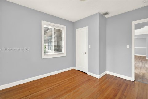 House in Miami, Florida 3 bedrooms, 109.81 sq.m. № 2031841 - photo 21