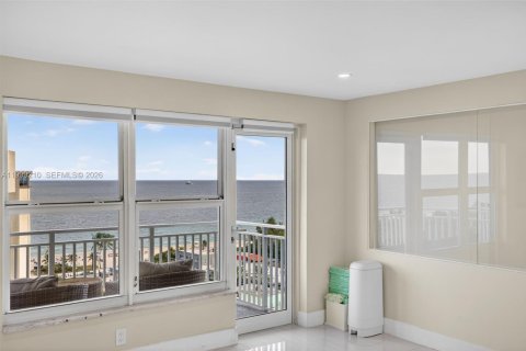 Снять в аренду кондоминиум в Форт-Лодердейл, Флорида 2 спальни, 111.67м2, № 2064125 - фото 9