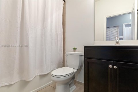 Adosado en venta en Homestead, Florida, 3 dormitorios, 138.24 m2 № 2012211 - foto 27