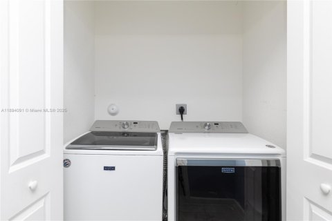 Adosado en venta en Homestead, Florida, 3 dormitorios, 138.24 m2 № 2012211 - foto 24