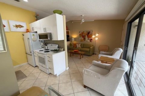 Condo in Sarasota, Florida, 1 bedroom  № 1677444 - photo 6