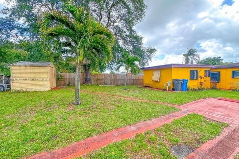 Купить виллу или дом в Вест-Парк, Флорида 3 спальни, 105.54м2, № 2064800 - фото 17