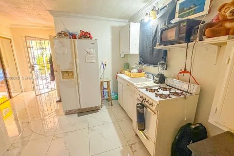 Купить виллу или дом в Вест-Парк, Флорида 3 спальни, 105.54м2, № 2064800 - фото 16