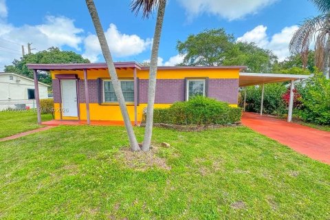 Купить виллу или дом в Вест-Парк, Флорида 3 спальни, 105.54м2, № 2064800 - фото 3