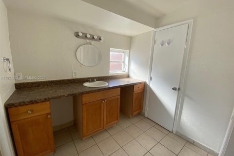 Снять в аренду виллу или дом в Майами, Флорида 1 спальня, 65.03м2, № 1986849 - фото 12