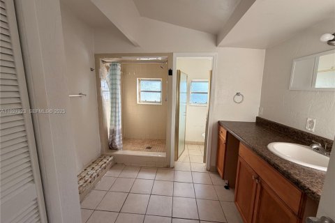 Снять в аренду виллу или дом в Майами, Флорида 1 спальня, 65.03м2, № 1986849 - фото 16