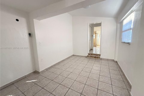 Снять в аренду виллу или дом в Майами, Флорида 1 спальня, 65.03м2, № 1986849 - фото 8