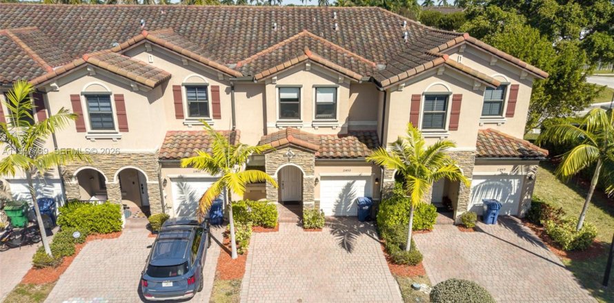 Adosado en Homestead, Florida 3 dormitorios, 161.65 m2 № 2029453