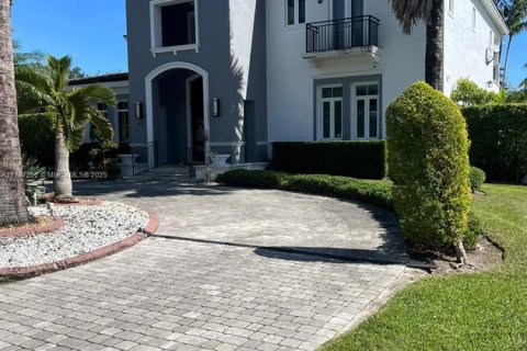 Villa ou maison à vendre à Coral Gables, Floride: 7 chambres, 652.55 m2 № 1862828 - photo 3