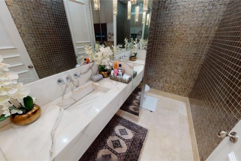 Villa ou maison à vendre à Coral Gables, Floride: 7 chambres, 652.55 m2 № 1862828 - photo 16