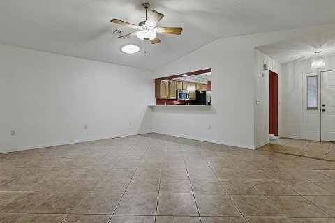 House in Leesburg, Florida 2 bedrooms, 114.46 sq.m. № 1776540 - photo 11