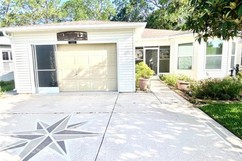 House in Leesburg, Florida 2 bedrooms, 114.46 sq.m. № 1776540 - photo 1
