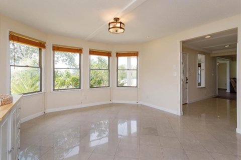 House in Eustis, Florida 5 bedrooms, 322.19 sq.m. № 1735240 - photo 20