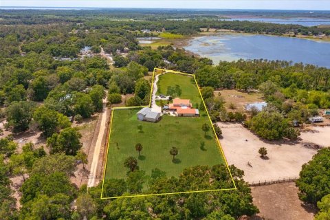 House in Eustis, Florida 5 bedrooms, 322.19 sq.m. № 1735240 - photo 4