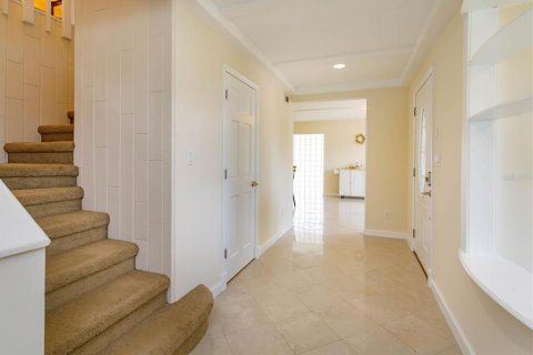 House in Eustis, Florida 5 bedrooms, 322.19 sq.m. № 1735240 - photo 11