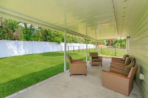 House in Eustis, Florida 5 bedrooms, 322.19 sq.m. № 1735240 - photo 29
