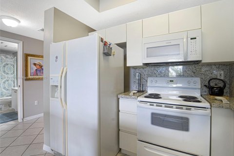 Condominio en venta en Miami, Florida, 2 dormitorios, 85.19 m2 № 1860911 - foto 10