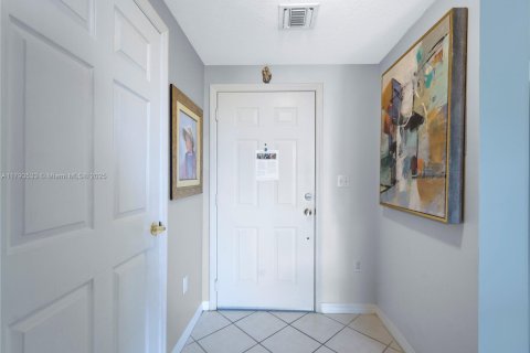 Condominio en venta en Miami, Florida, 2 dormitorios, 85.19 m2 № 1860911 - foto 5