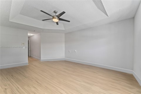 Adosado en venta en Coral Springs, Florida, 4 dormitorios, 181.44 m2 № 1823669 - foto 19