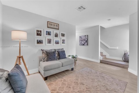 Adosado en venta en Coral Springs, Florida, 4 dormitorios, 181.44 m2 № 1823669 - foto 12