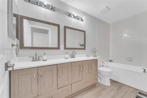 Adosado en venta en Coral Springs, Florida, 4 dormitorios, 181.44 m2 № 1823669 - foto 16