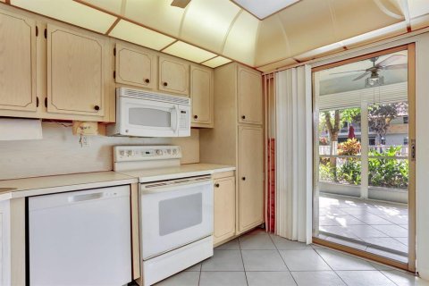 Condo in Deerfield Beach, Florida, 2 bedrooms № 2083212 - photo 28