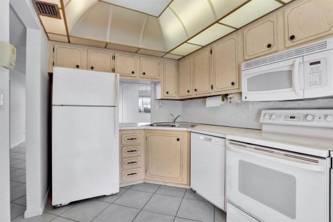 Condo in Deerfield Beach, Florida, 2 bedrooms № 2083212 - photo 29