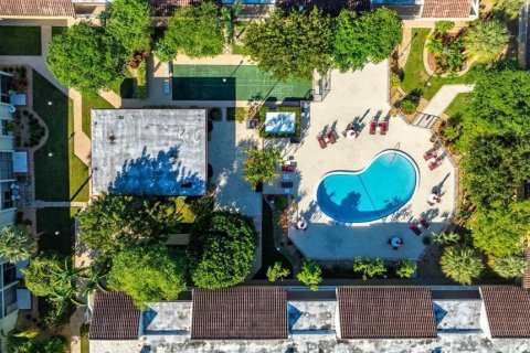 Condo in Deerfield Beach, Florida, 2 bedrooms № 2083212