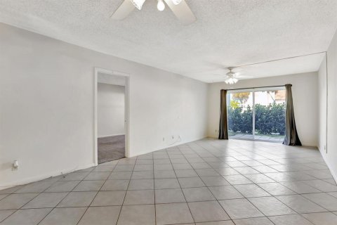 Condo in Deerfield Beach, Florida, 2 bedrooms № 2083212 - photo 22