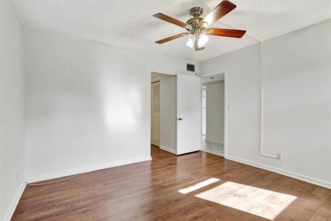 Condo in Deerfield Beach, Florida, 2 bedrooms № 2083212 - photo 26