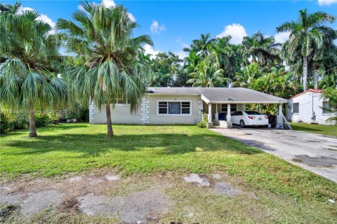 Casa en venta en Miami, Florida, 2 dormitorios, 144.46 m2 № 1928626 - foto 1