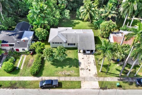 Casa en venta en Miami, Florida, 2 dormitorios, 144.46 m2 № 1928626 - foto 2