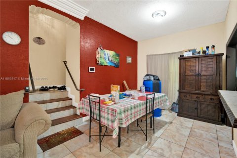 Casa en venta en Miami, Florida, 2 dormitorios, 144.46 m2 № 1928626 - foto 13