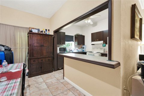 Casa en venta en Miami, Florida, 2 dormitorios, 144.46 m2 № 1928626 - foto 11
