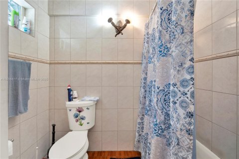 Casa en venta en Miami, Florida, 2 dormitorios, 144.46 m2 № 1928626 - foto 17