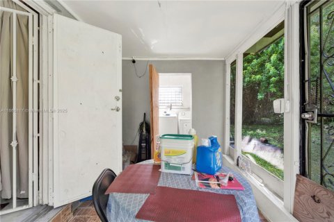 Casa en venta en Miami, Florida, 2 dormitorios, 144.46 m2 № 1928626 - foto 21
