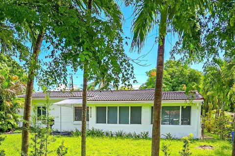 House in North Miami Beach, Florida 3 bedrooms, 123.93 sq.m. № 2384909 - photo 2