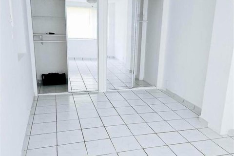 House in North Miami Beach, Florida 3 bedrooms, 123.93 sq.m. № 2384909 - photo 15