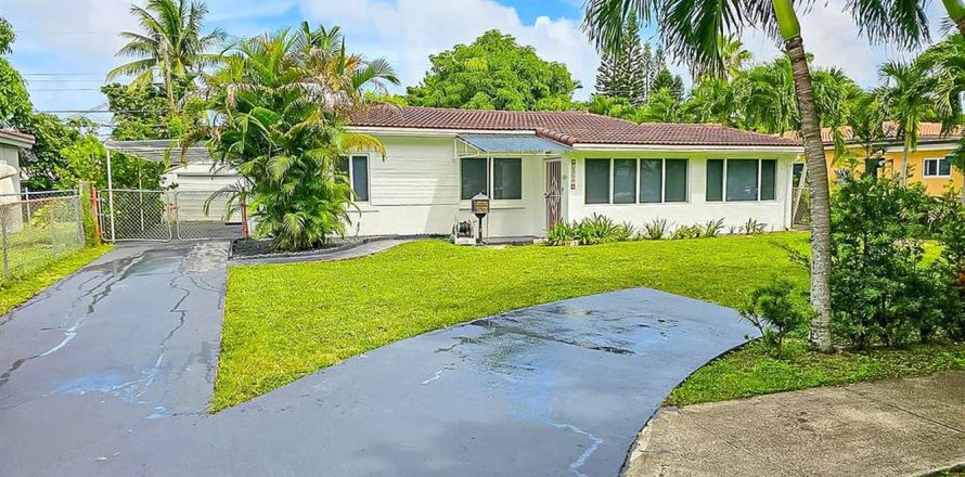 House in North Miami Beach, Florida 3 bedrooms, 123.93 sq.m. № 2384909