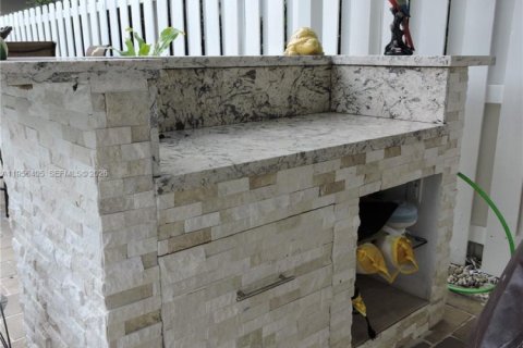 Купить виллу или дом в Пемброк-Пайнс, Флорида 3 спальни, 162.21м2, № 2023901 - фото 18