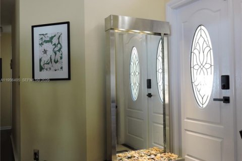 Купить виллу или дом в Пемброк-Пайнс, Флорида 3 спальни, 162.21м2, № 2023901 - фото 5