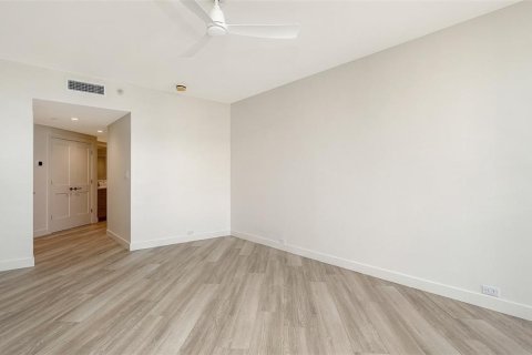 Condominio en venta en Longboat Key, Florida, 2 dormitorios, 195.09 m2 № 2208424 - foto 30