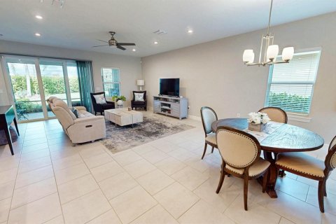 House in Port St. Lucie, Florida 3 bedrooms, 169.92 sq.m. № 2086947 - photo 11