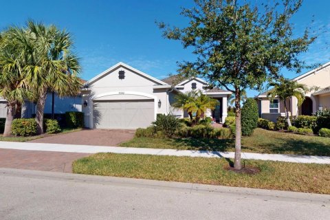 House in Port St. Lucie, Florida 3 bedrooms, 169.92 sq.m. № 2086947 - photo 4