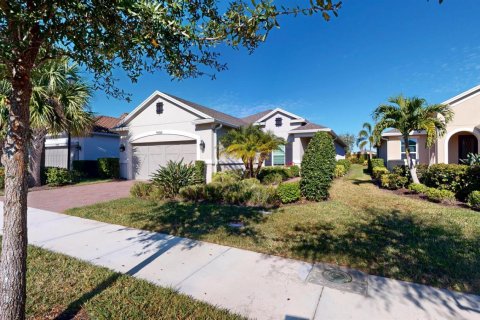 House in Port St. Lucie, Florida 3 bedrooms, 169.92 sq.m. № 2086947 - photo 2