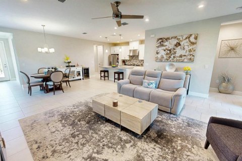 House in Port St. Lucie, Florida 3 bedrooms, 169.92 sq.m. № 2086947 - photo 8