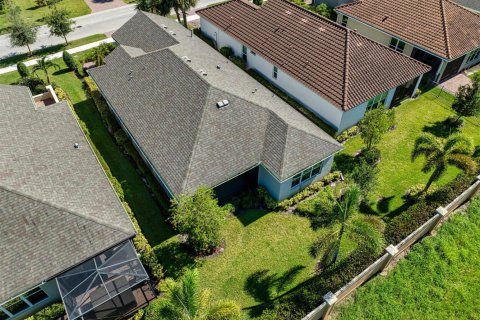 House in Port St. Lucie, Florida 3 bedrooms, 169.92 sq.m. № 2086947 - photo 30