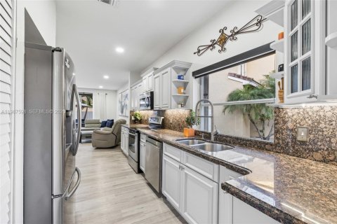 Снять в аренду виллу или дом в Мирамар, Флорида 3 спальни, 154.22м2, № 2049034 - фото 13