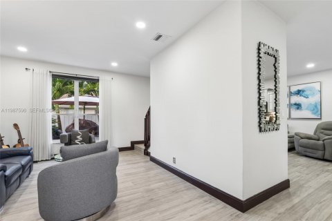 Снять в аренду виллу или дом в Мирамар, Флорида 3 спальни, 154.22м2, № 2049034 - фото 7